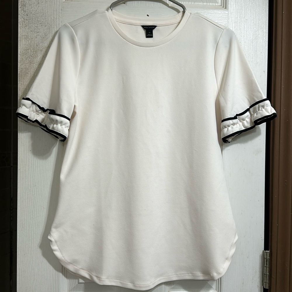 Women’s top size XS